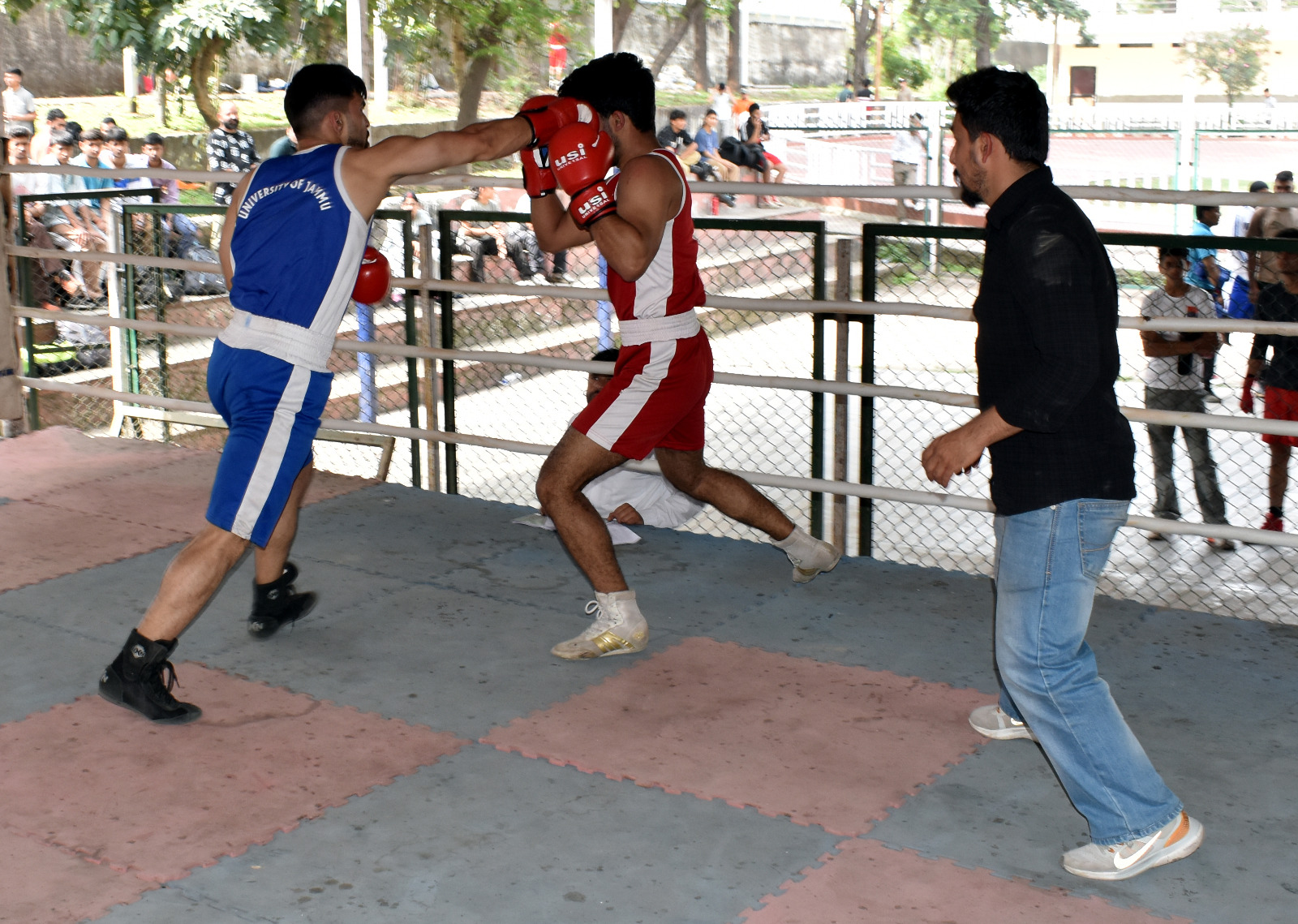 Encouraging participation in UT Boxing meet 